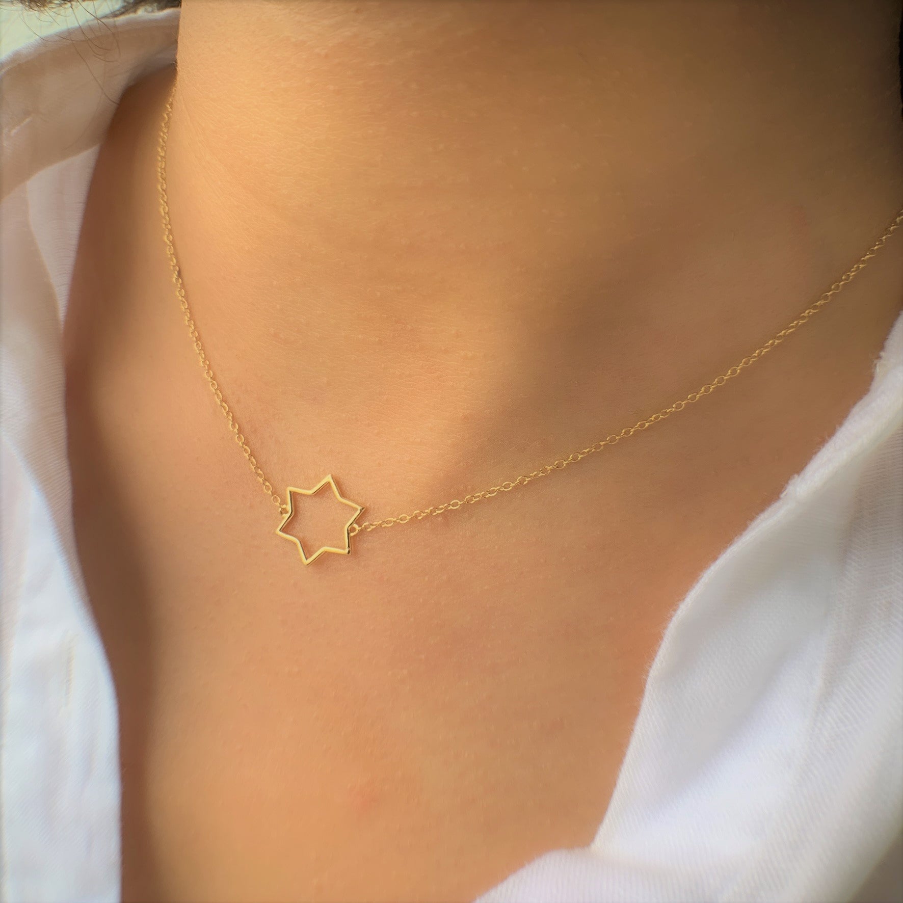 Single store star necklace